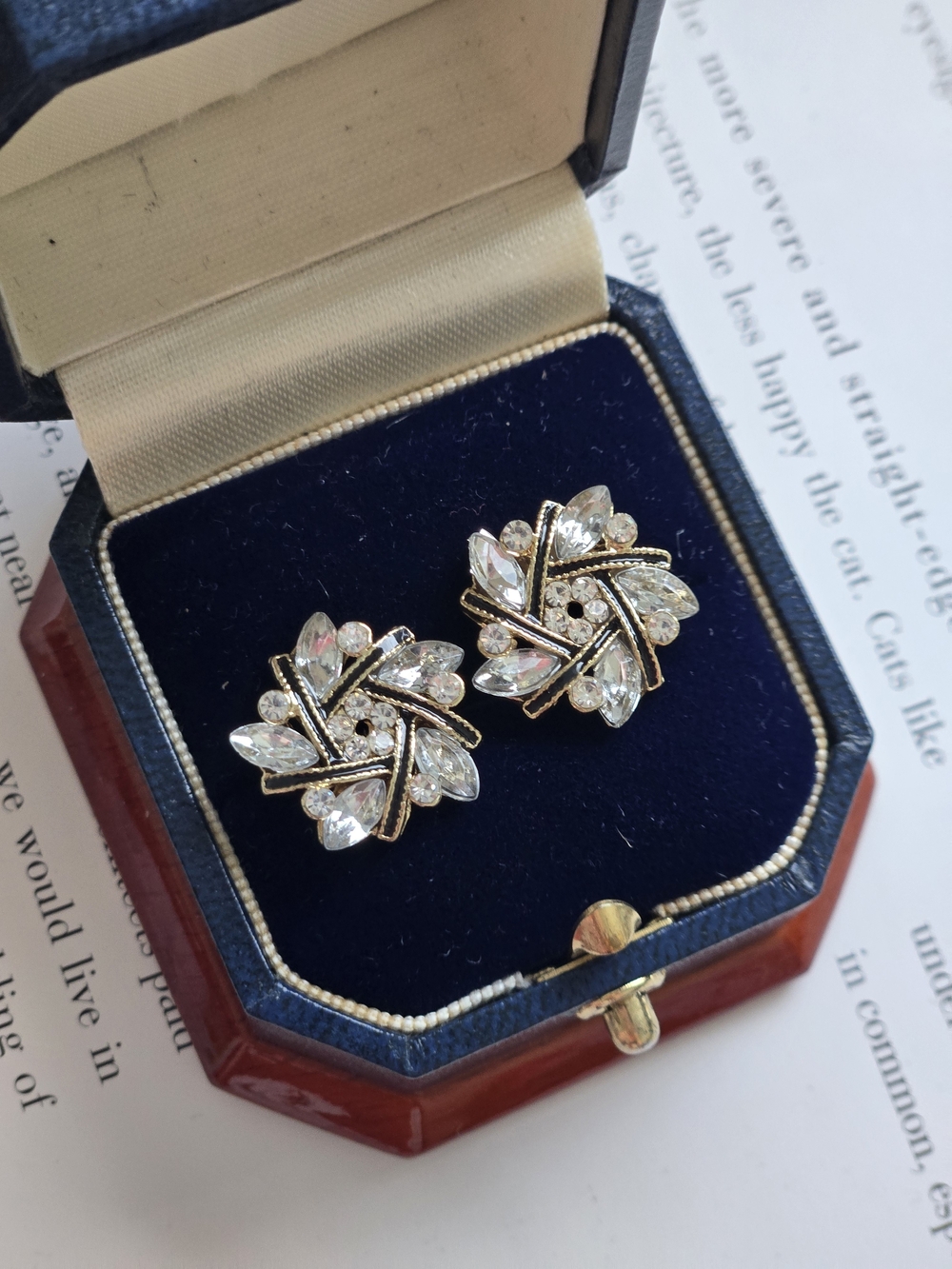 NWT Crystal Cluster Gold-Tone Stud Earrings - Women Jewelry
